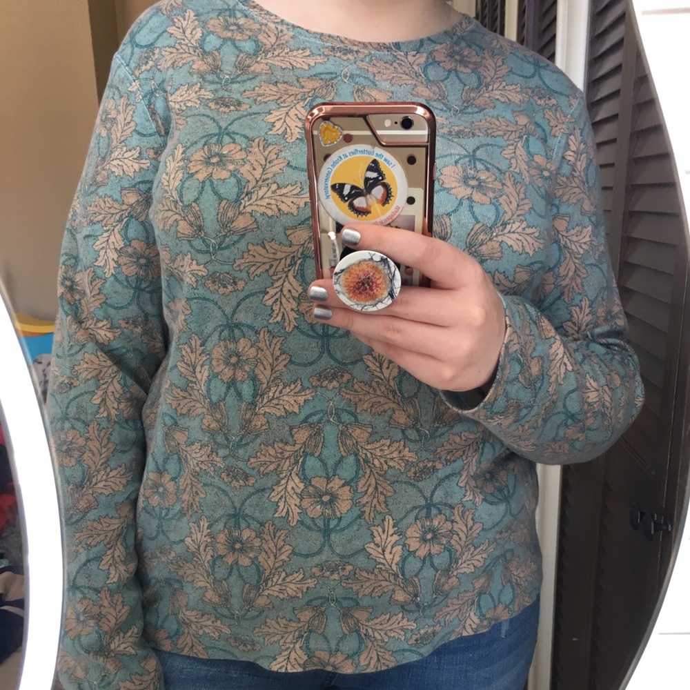 Fall Patterned top - Picture 4 of 4